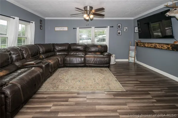 $179,900 | 117 Cherry Street, Henryville, IN 47126