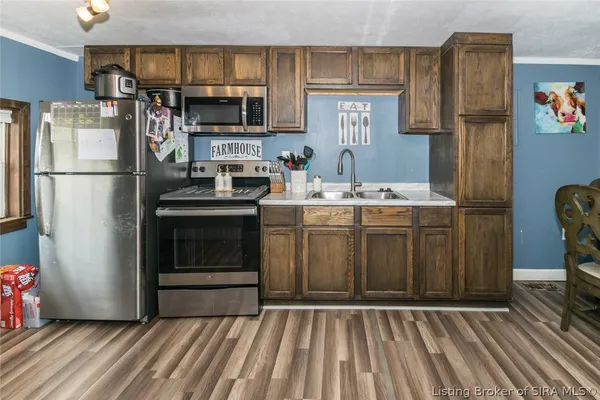 $179,900 | 117 Cherry Street, Henryville, IN 47126