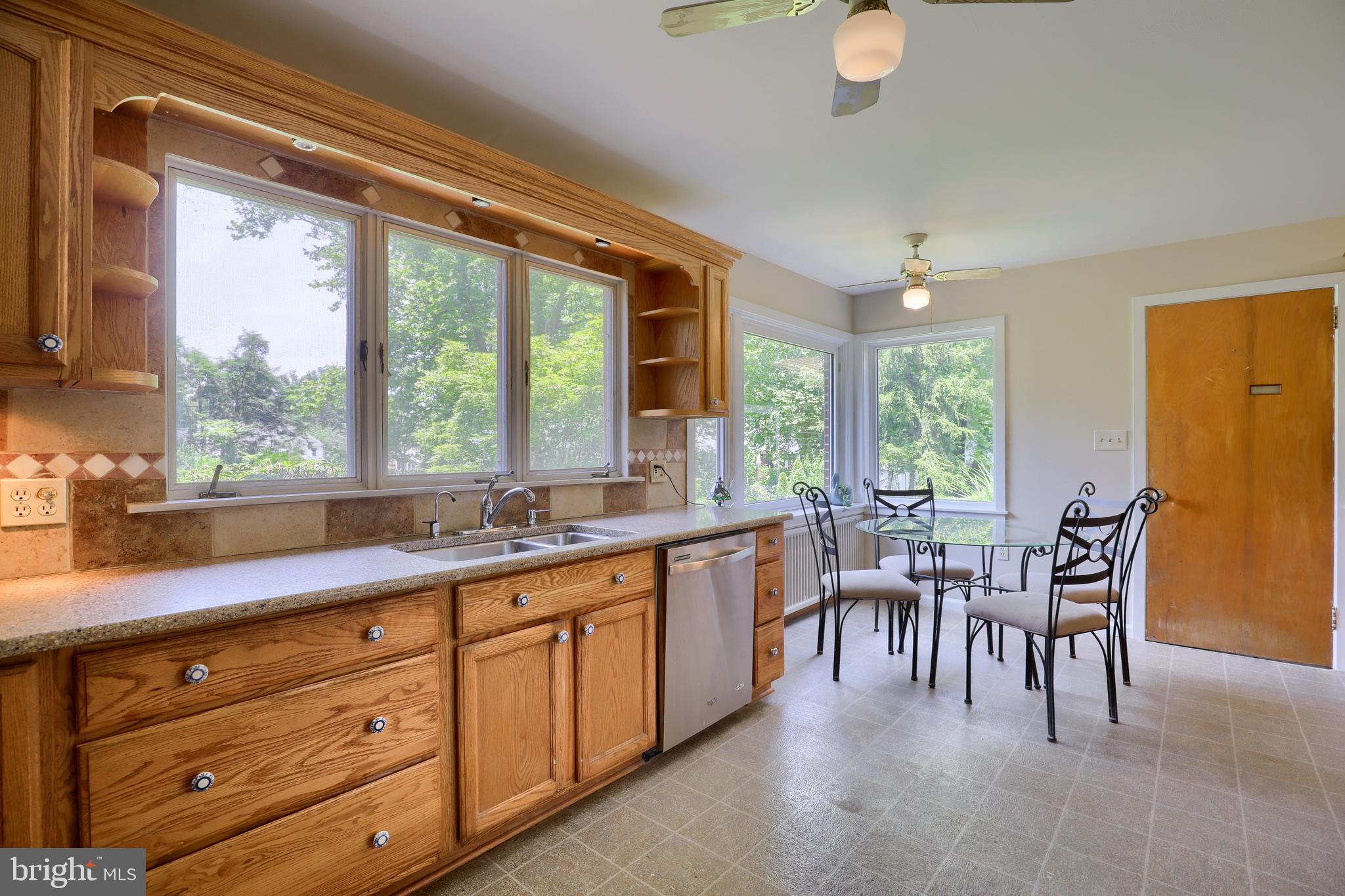 1944 Harclay Place Lancaster, PA 17601 - Photo 12 of 54
