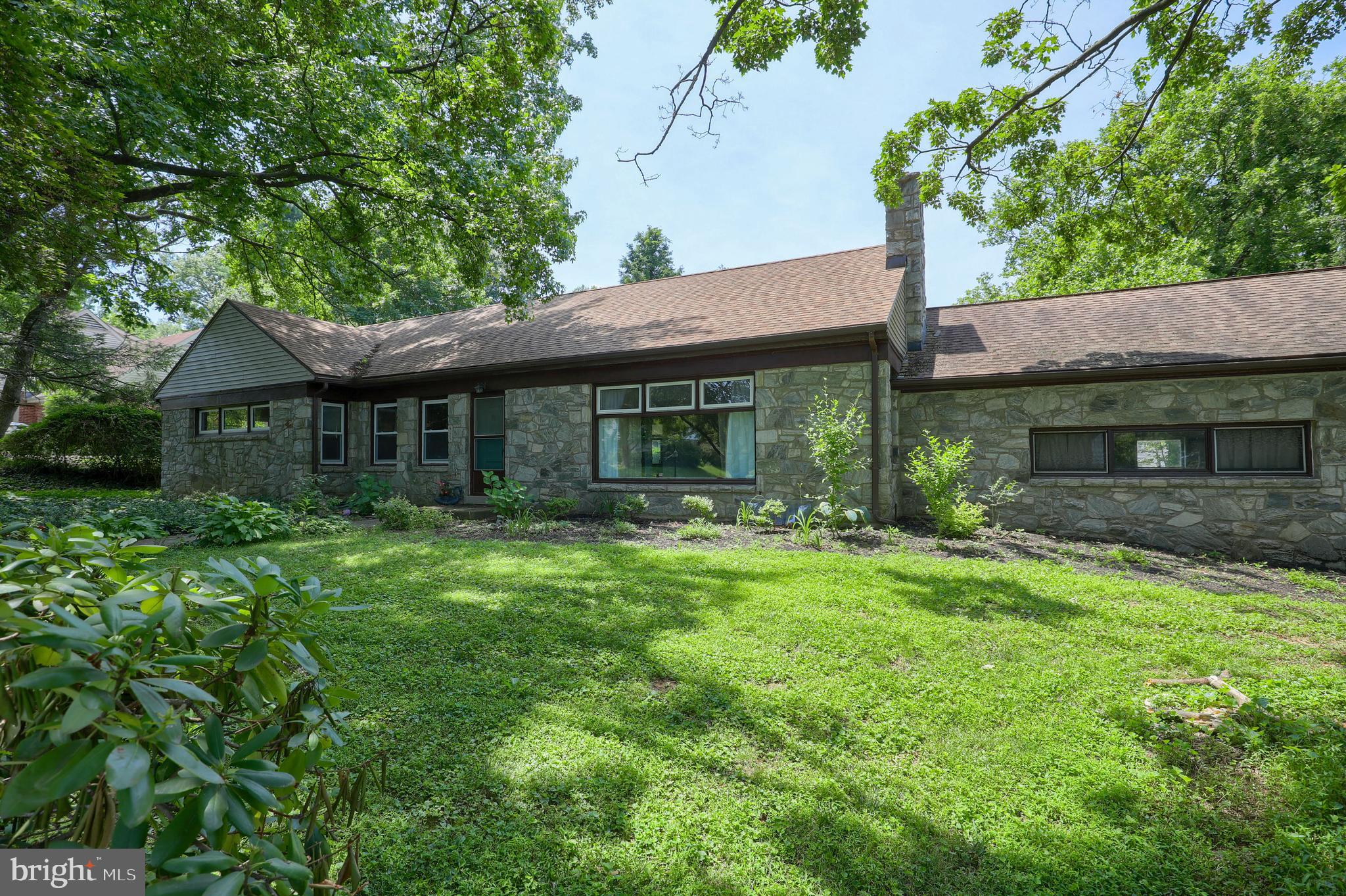 1944 Harclay Place Lancaster, PA 17601 - Photo 4 of 54