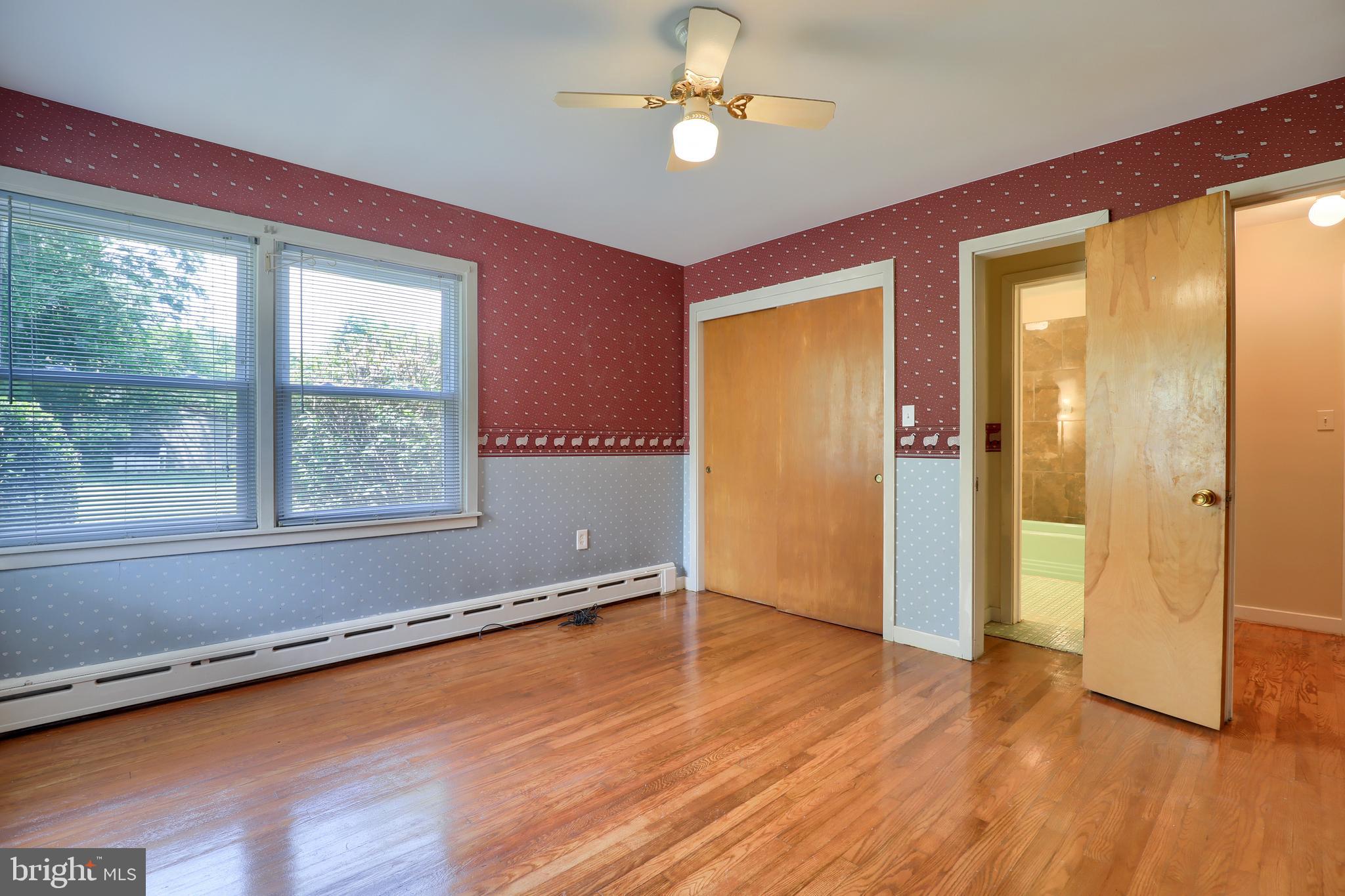 1944 Harclay Place Lancaster, PA 17601 - Photo 36 of 54 1st floor second bedroom