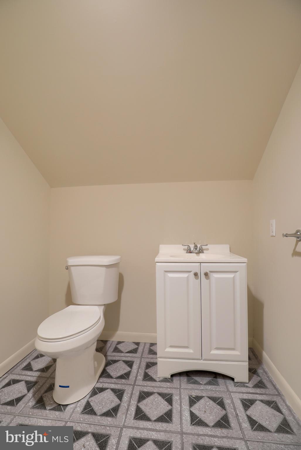 1944 Harclay Place Lancaster, PA 17601 - Photo 42 of 54 Second floor half bath