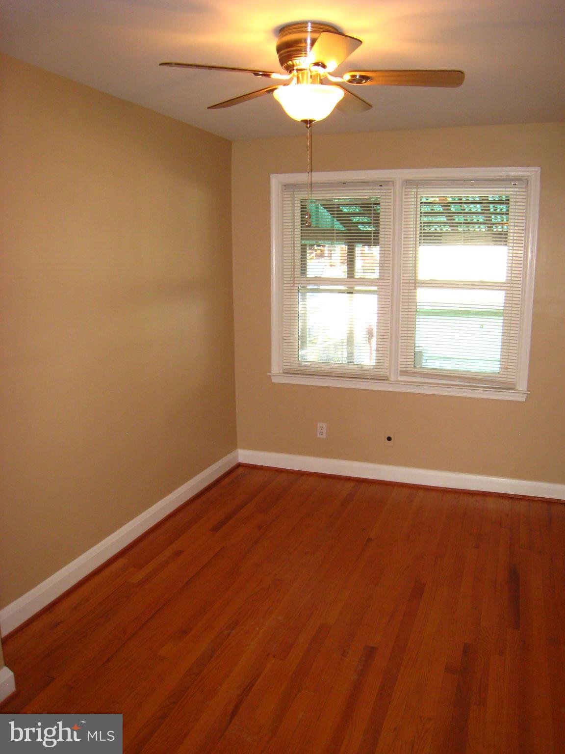 119 Riverthorn Road Middle River, MD 21220 - Photo 4 of 17 Dining Room