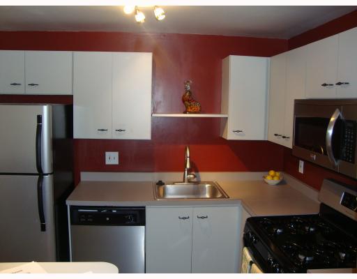 1005 Kenzie Road, Unit 1005 Pittsburgh, PA 15205 - Photo 7 of 18 Kitchen.