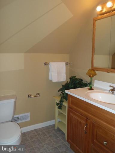 6107 Moorefield Road Catonsville, MD 21228 - Photo 17 of 19 Bath #2