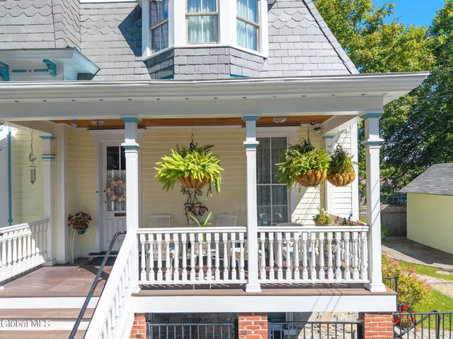 $1,400,000 | 2 Madison Avenue, Saratoga Springs, NY 12866