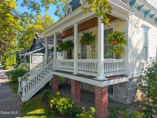 $1,400,000 | 2 Madison Avenue, Saratoga Springs, NY 12866