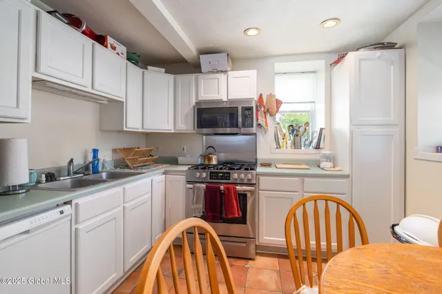 $1,400,000 | 2 Madison Avenue, Saratoga Springs, NY 12866