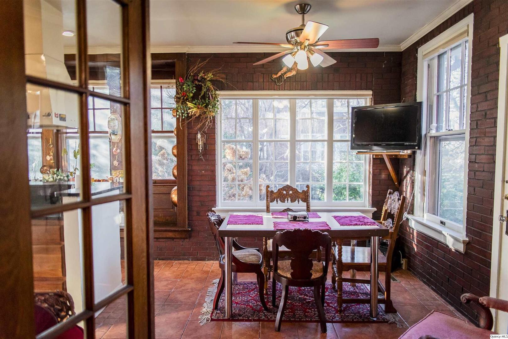 336 South 24th Street Quincy, IL 62301 - Photo 11 of 36