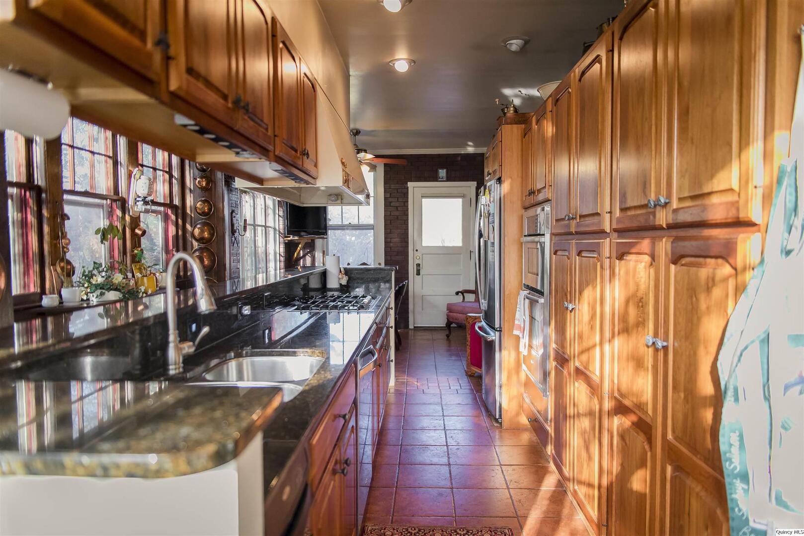 336 South 24th Street Quincy, IL 62301 - Photo 14 of 36