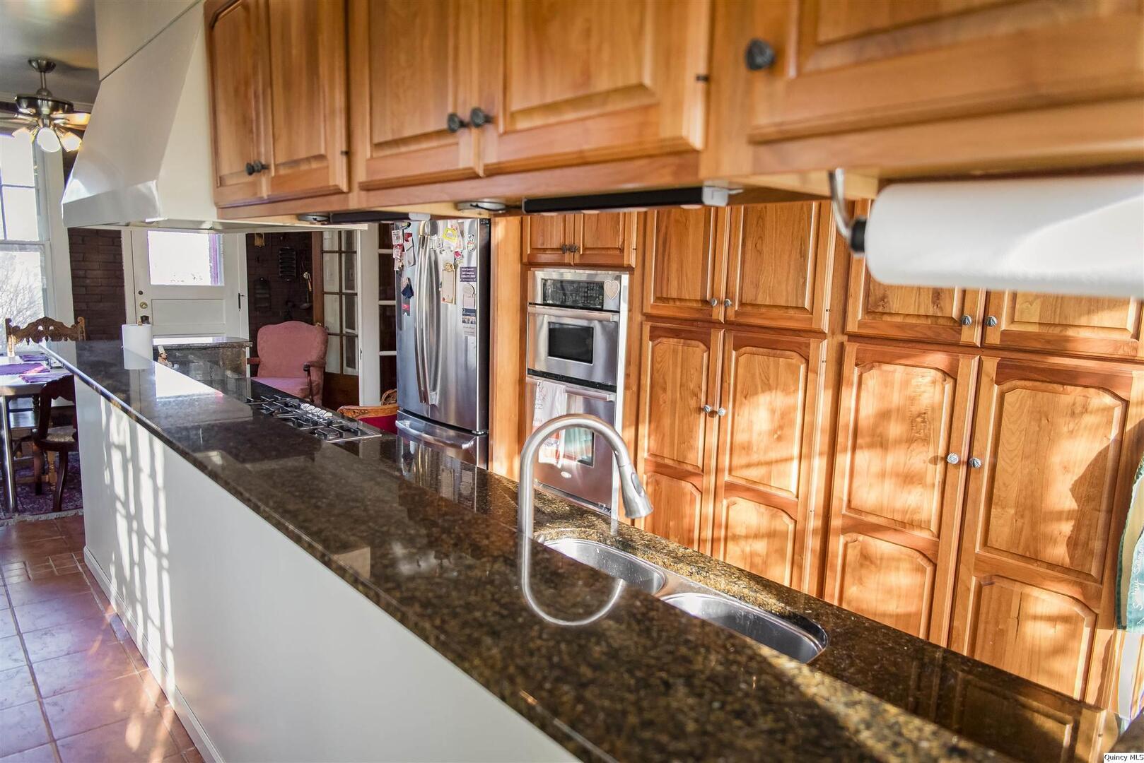 336 South 24th Street Quincy, IL 62301 - Photo 15 of 36
