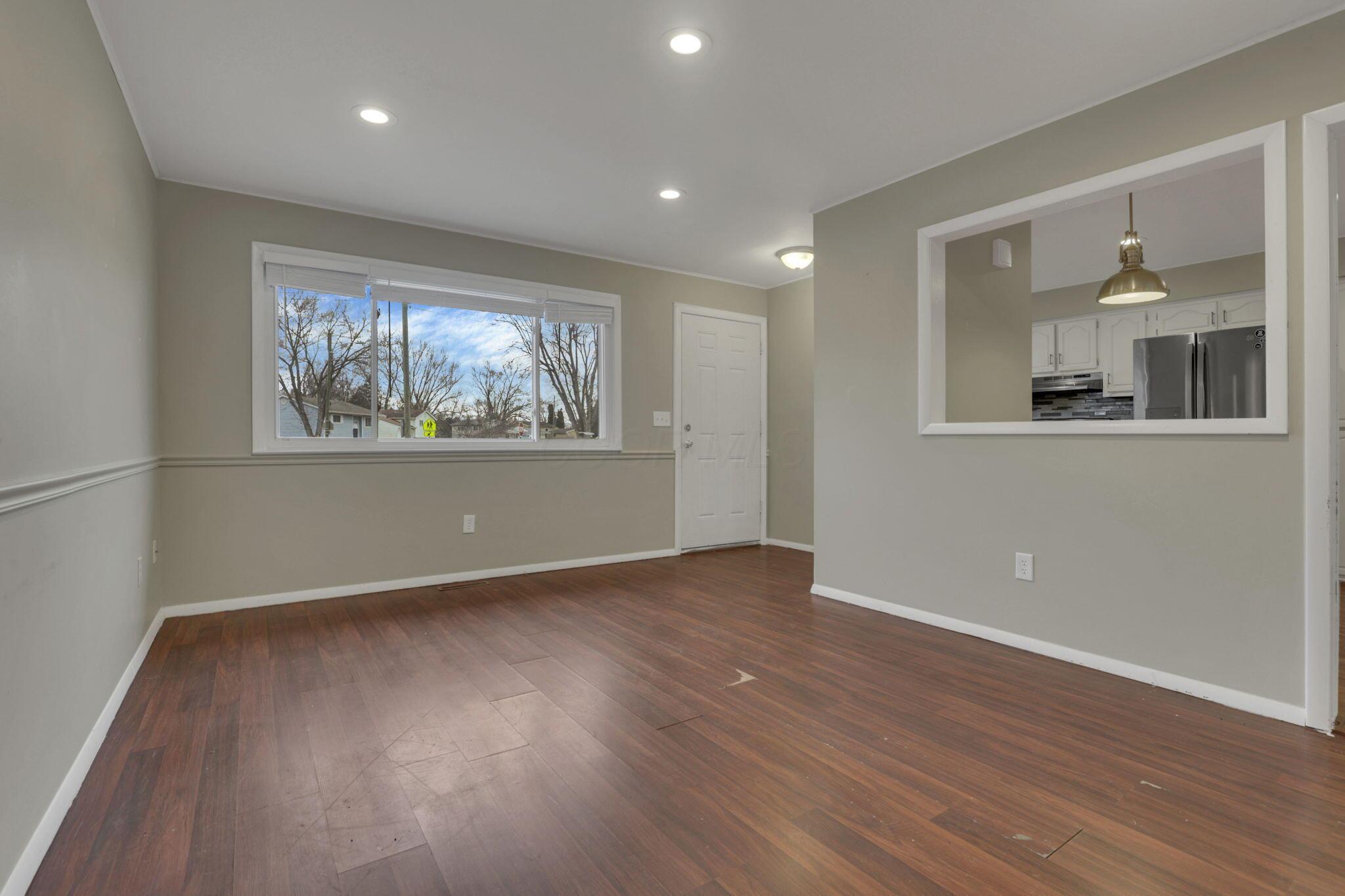 5414 Paladim Road Columbus, OH 43232 - Photo 9 of 51 9-web-or-mls-0N4A5035