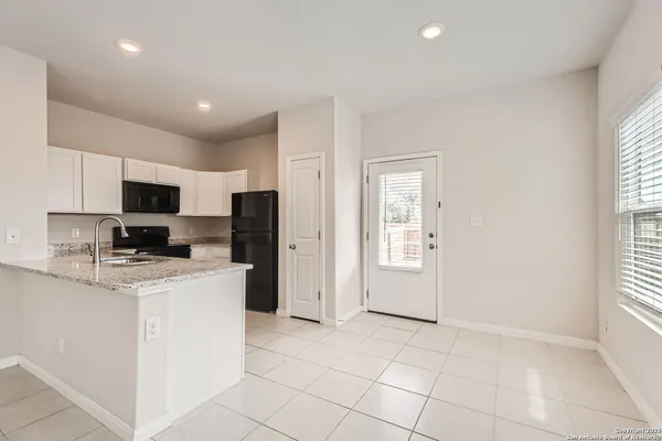 $1,350 | 7934 Dial Ike Drive, Unit 201, San Antonio, TX 78218