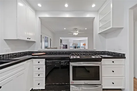 $2,875,000 | 6421 East Seaside Walk, Long Beach, CA 90803