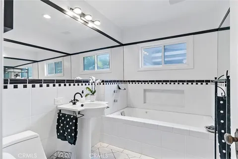 $2,875,000 | 6421 East Seaside Walk, Long Beach, CA 90803