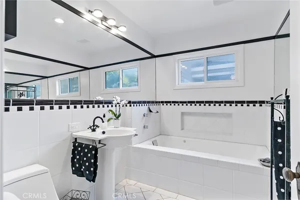 $2,875,000 | 6421 East Seaside Walk, Long Beach, CA 90803