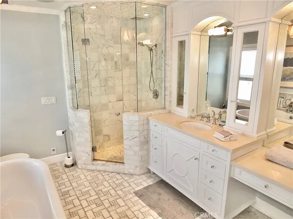 $2,875,000 | 6421 East Seaside Walk, Long Beach, CA 90803