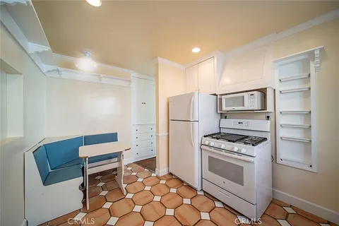 $2,875,000 | 6421 East Seaside Walk, Long Beach, CA 90803