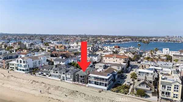$2,875,000 | 6421 East Seaside Walk, Long Beach, CA 90803