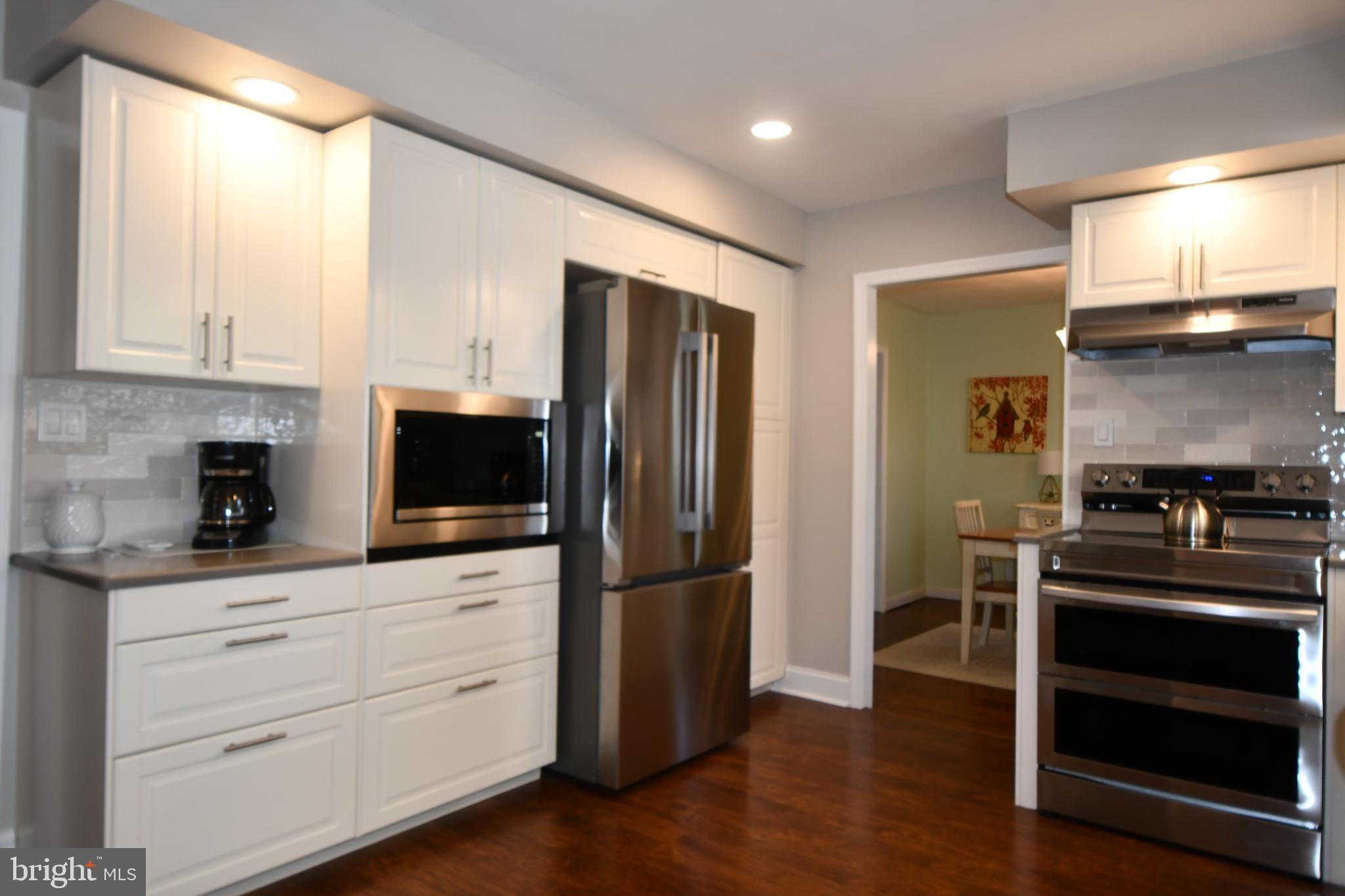 403 Bruce Road Feasterville-Trevose, PA 19053 - Photo 14 of 40 Stainless Steel Appliances
