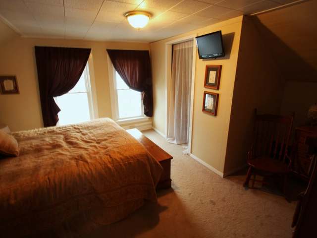 651 Mason Street Rhinelander, WI 54501 - Photo 5 of 9 Gallery Image 5