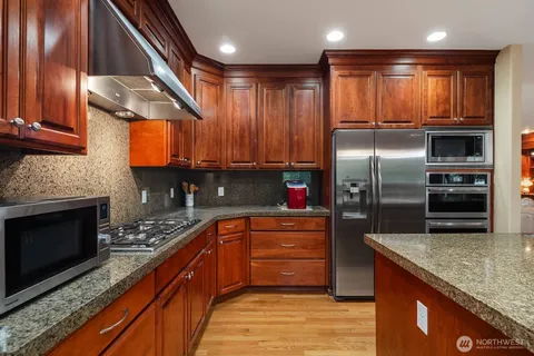 $974,000 | 13915 Southeast 238th Place, Kent, WA 98042