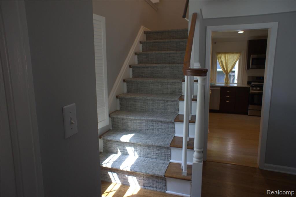 1340 Vernier Road Grosse Pointe Woods, MI 48236 - Photo 11 of 24