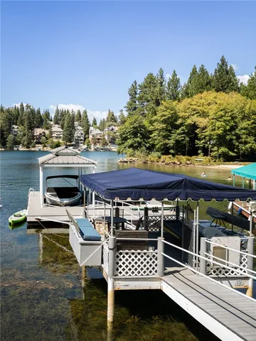 a view of roof with sitting area