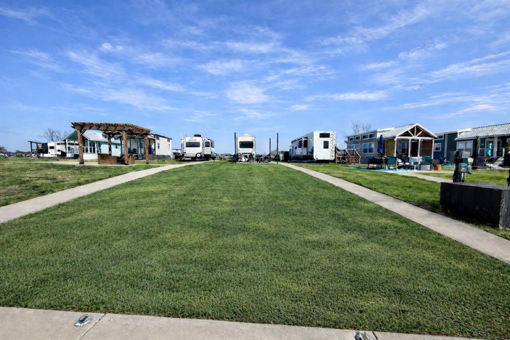 6454 Peninsula Road Kerens, TX 75144 - Photo 18 of 40 a view of a city