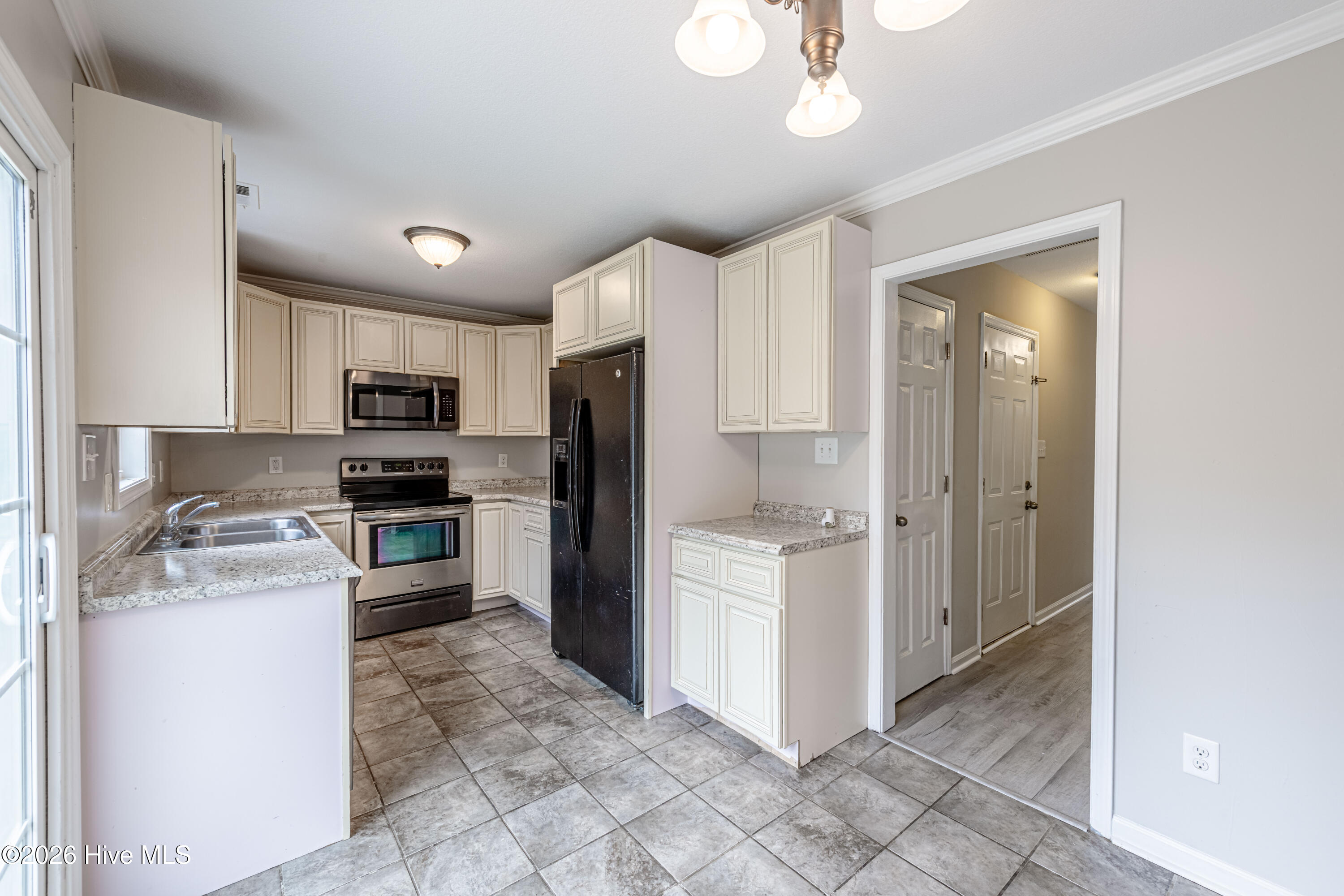 213 Loren Road Hubert, NC 28539 - Photo 11 of 78 Kitchen