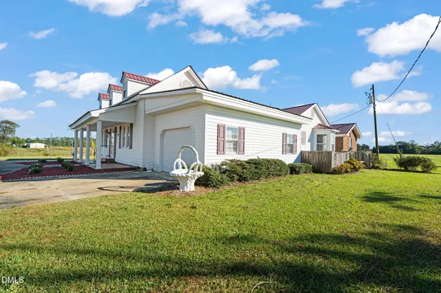a view of outdoor space