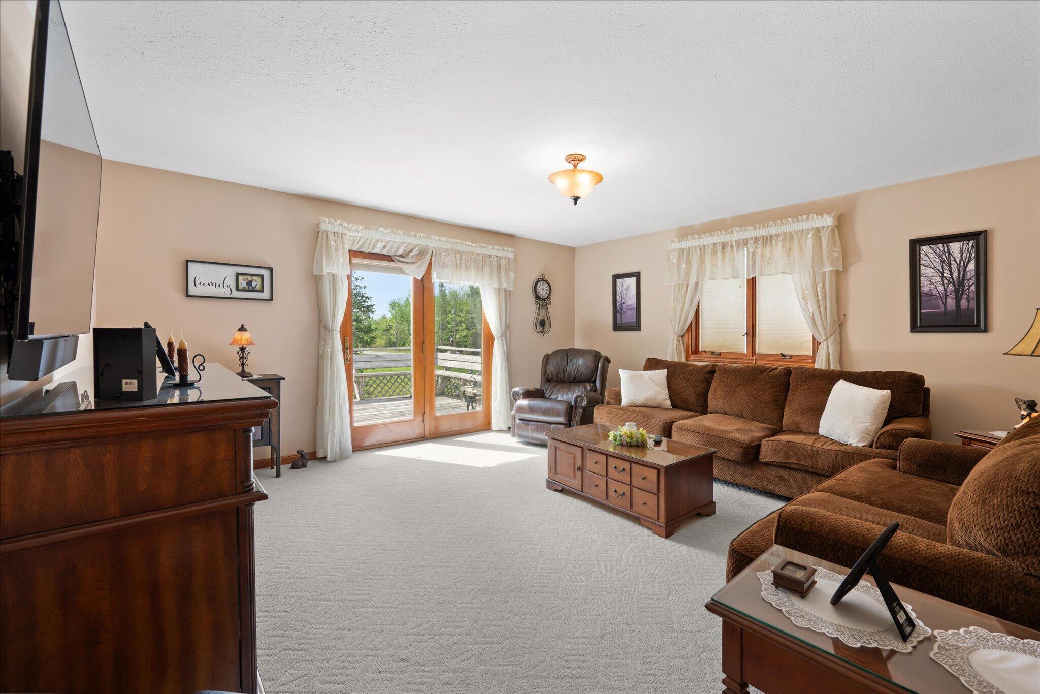 282 Bar Harbor Road Trenton, ME 04605 - Photo 10 of 56 13-Living Room