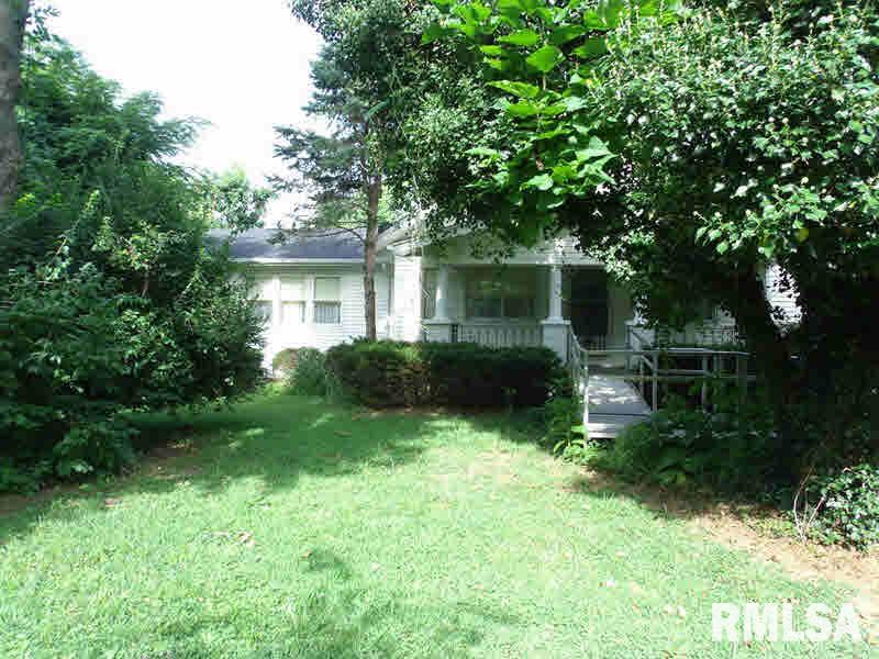 708 Grayson Road Eldorado, IL 62930 - Photo 1 of 19 Gallery Image 1