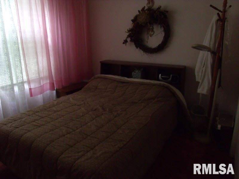 708 Grayson Road Eldorado, IL 62930 - Photo 14 of 19 Gallery Image 14
