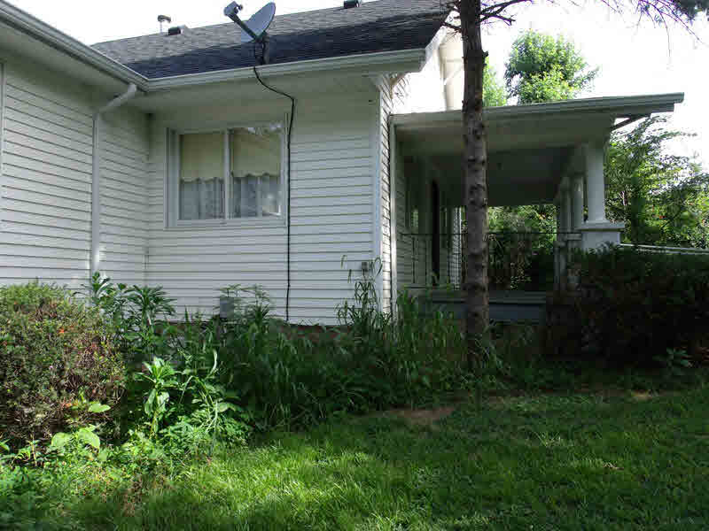 708 Grayson Road Eldorado, IL 62930 - Photo 2 of 19 Gallery Image 2