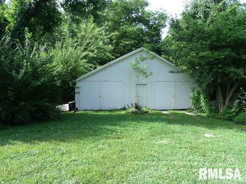 708 Grayson Road Eldorado, IL 62930 - Photo 7 of 19 Gallery Image 7