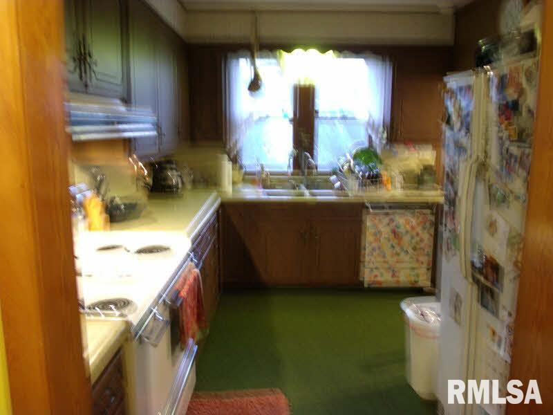 708 Grayson Road Eldorado, IL 62930 - Photo 10 of 19 Gallery Image 10