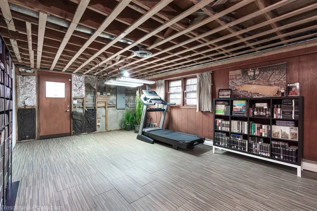 a view of a storage & utility room