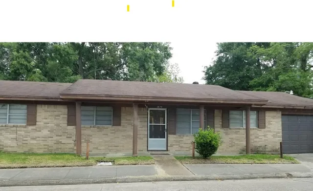 $1,350 | 2870 Sarah Street, Beaumont, TX 77705