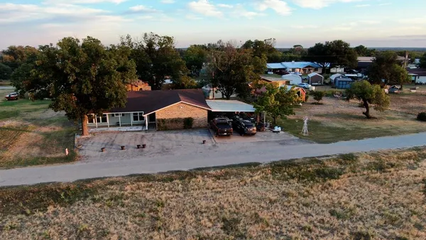 $220,000 | 208 North Shore Drive, Brady, TX 76825