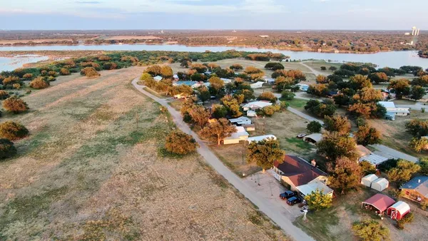 $220,000 | 208 North Shore Drive, Brady, TX 76825
