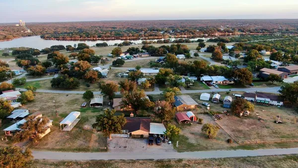 $220,000 | 208 North Shore Drive, Brady, TX 76825