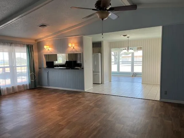 $220,000 | 208 North Shore Drive, Brady, TX 76825