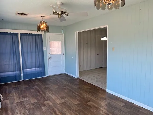 $220,000 | 208 North Shore Drive, Brady, TX 76825