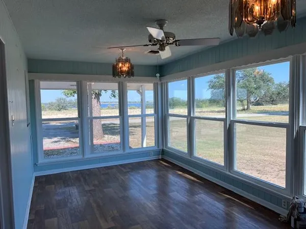 $220,000 | 208 North Shore Drive, Brady, TX 76825