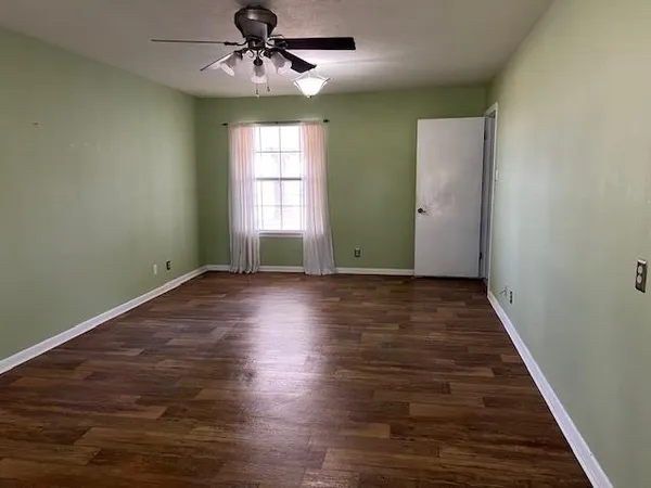 $220,000 | 208 North Shore Drive, Brady, TX 76825