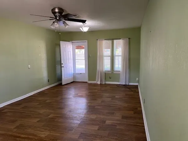 $220,000 | 208 North Shore Drive, Brady, TX 76825