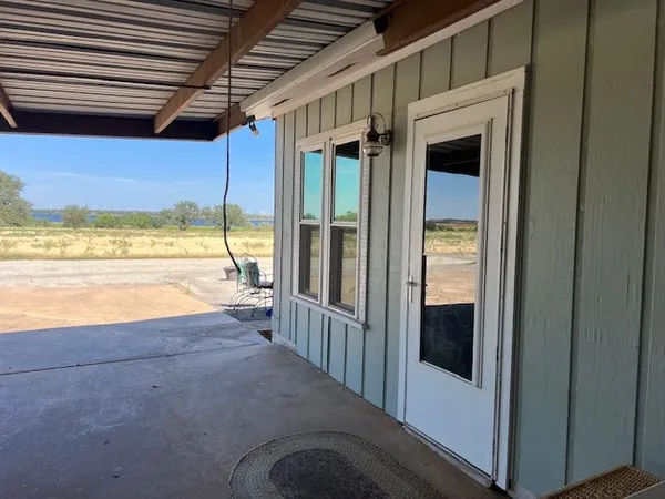 $220,000 | 208 North Shore Drive, Brady, TX 76825