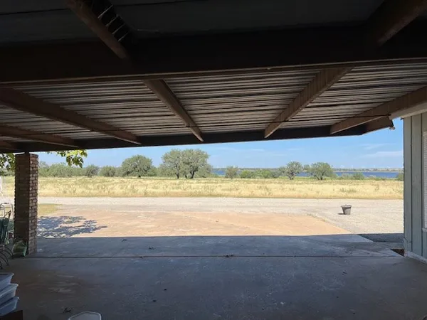 $220,000 | 208 North Shore Drive, Brady, TX 76825