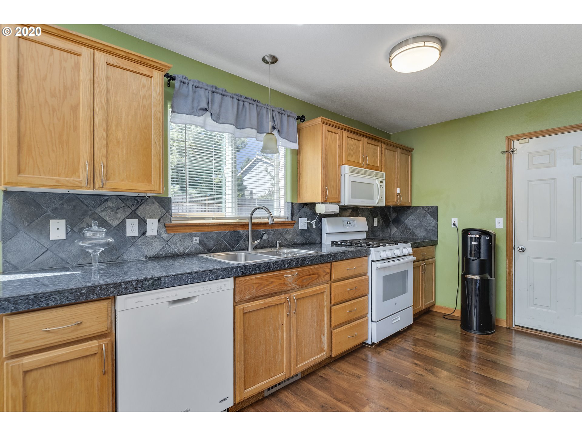 1131 Southwest Ivory Loop Gresham, OR 97080 - Photo 11 of 29